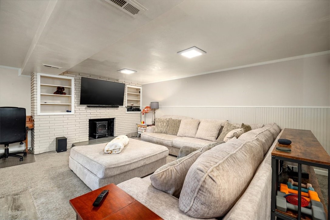 129 Claridge Dr