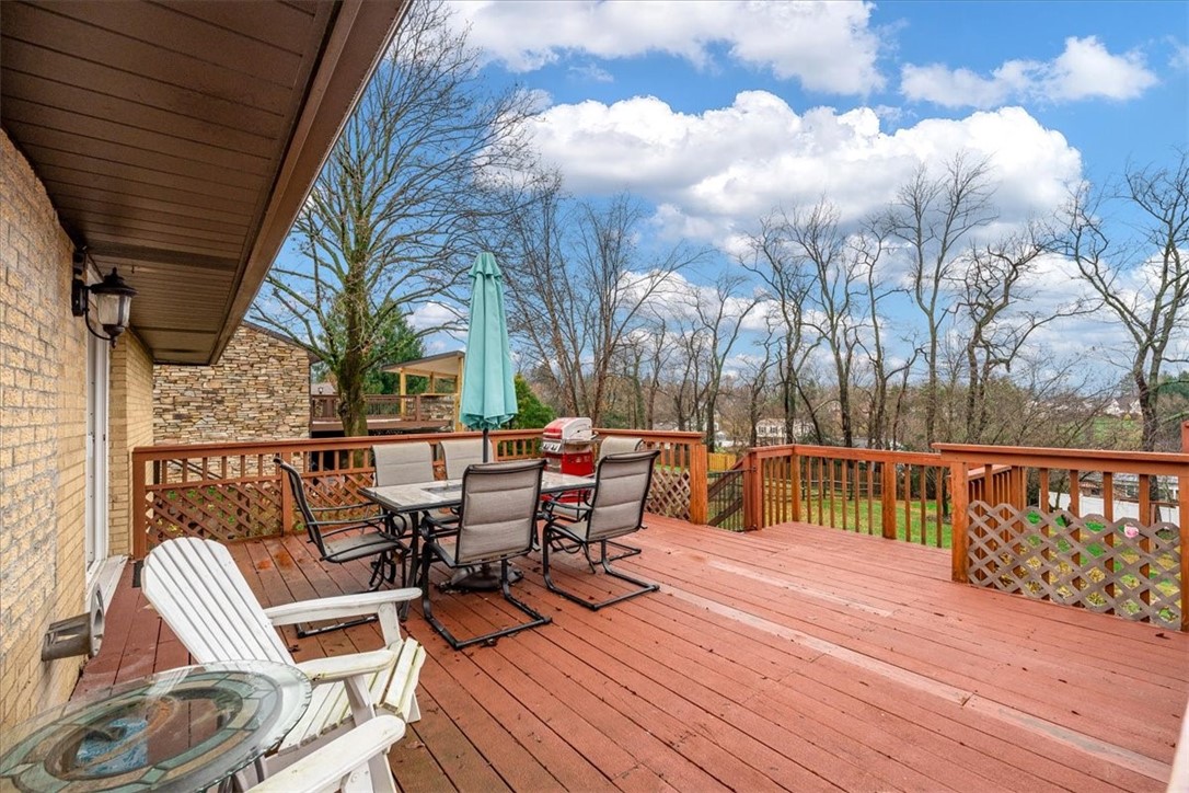 129 Claridge Dr