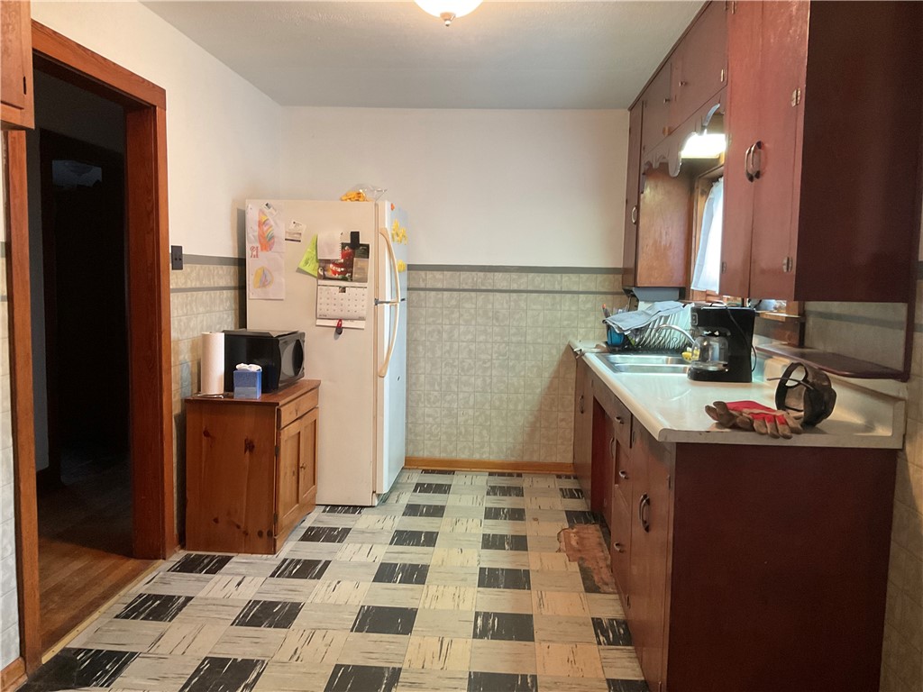 2400 W Sunbury Rd