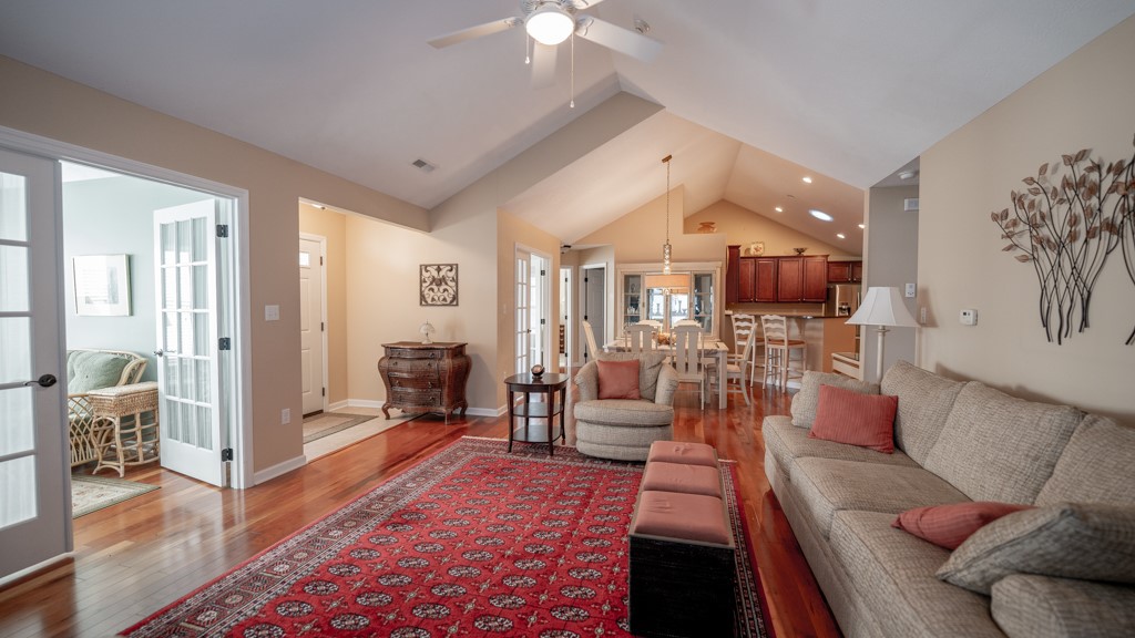 1012 Feltham Ln