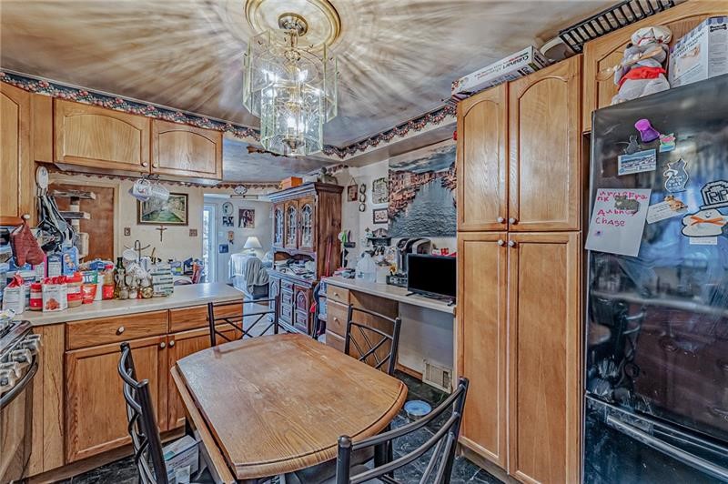 726 Rose Ln
