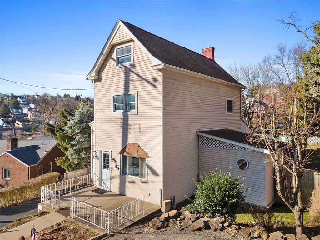 1615 Naugle St