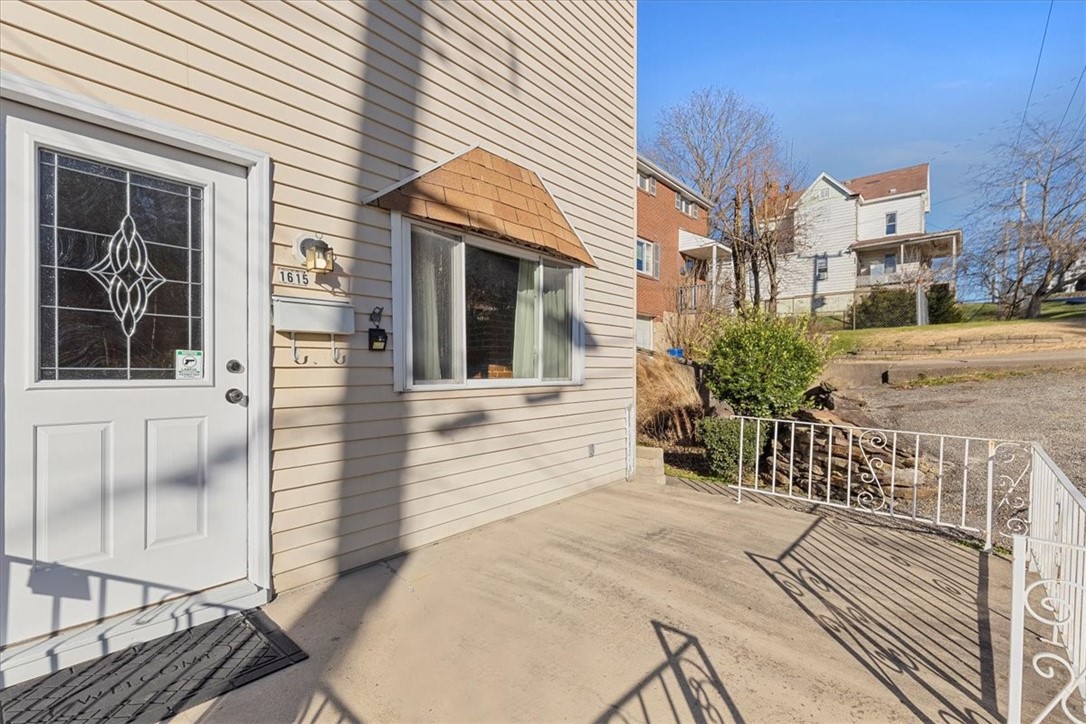 1615 Naugle St