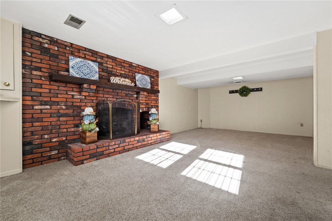 162 Lansdowne Dr