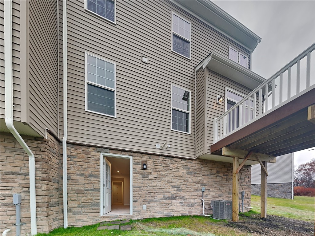 137 Sweetwater Dr