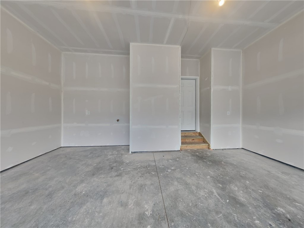 137 Sweetwater Dr