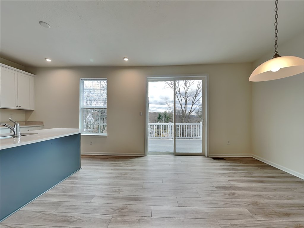 121 Sweetwater Dr