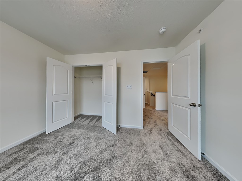 121 Sweetwater Dr