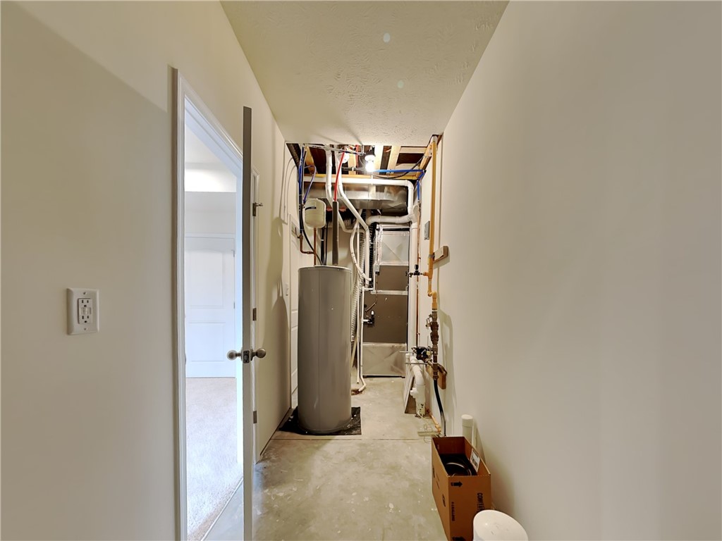 121 Sweetwater Dr