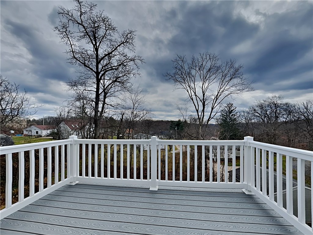 121 Sweetwater Dr