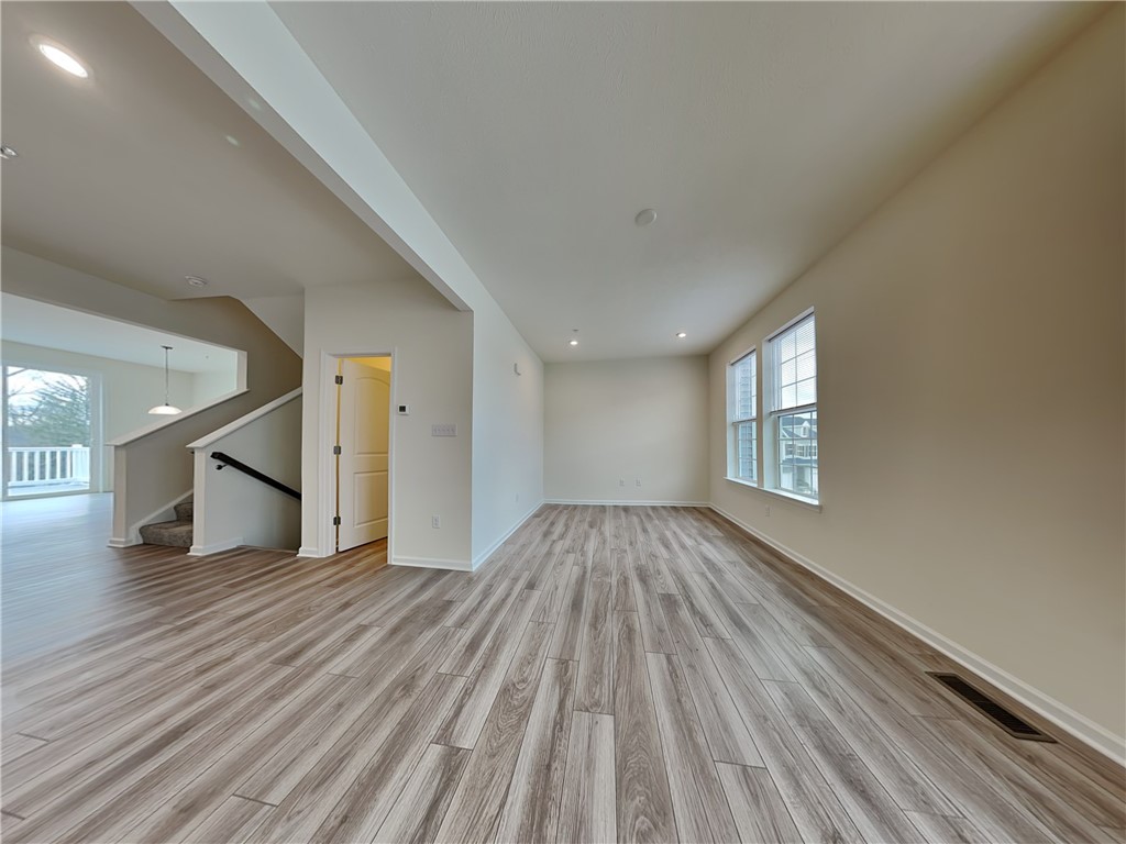 121 Sweetwater Dr