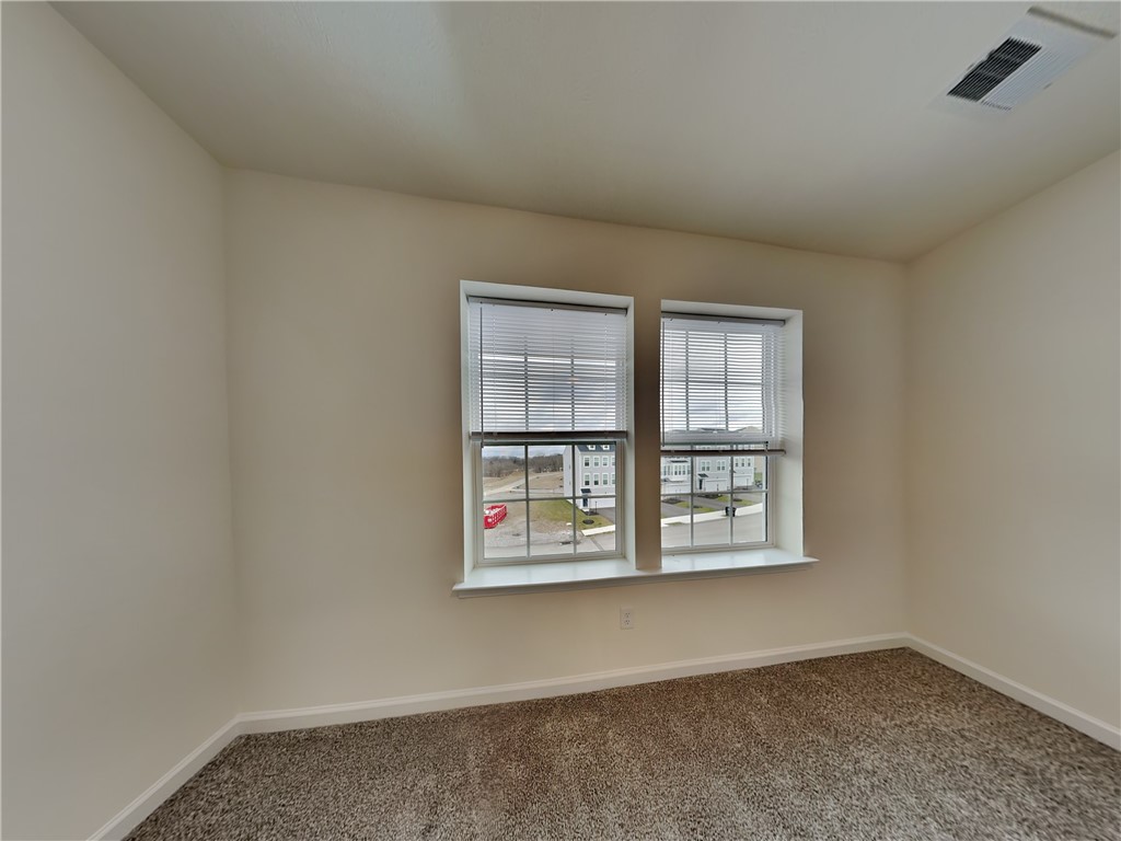 121 Sweetwater Dr