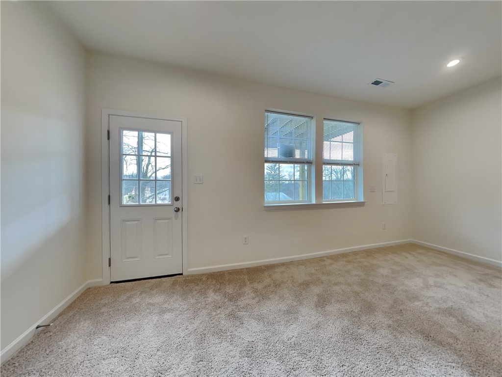 121 Sweetwater Dr