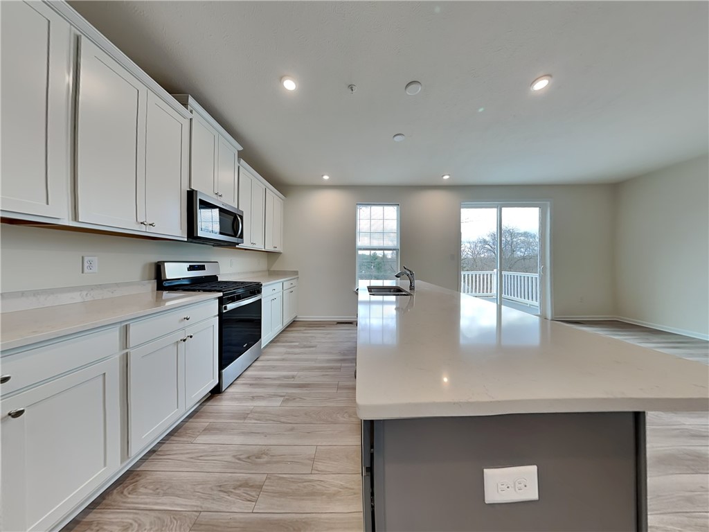 121 Sweetwater Dr