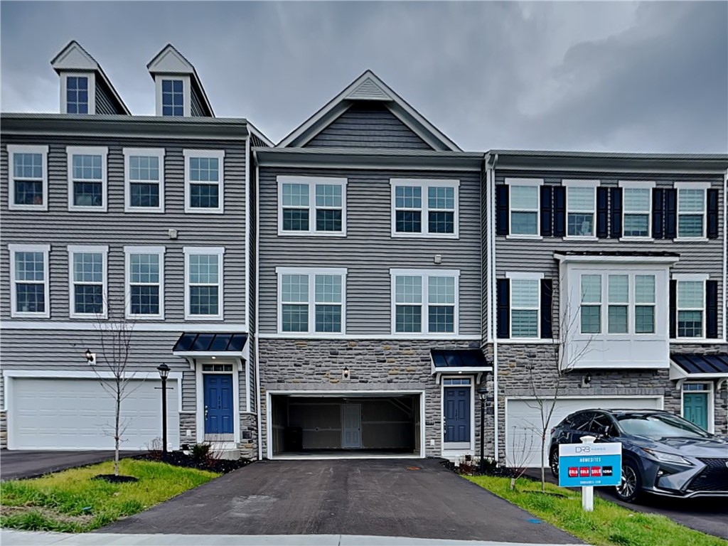 121 Sweetwater Dr