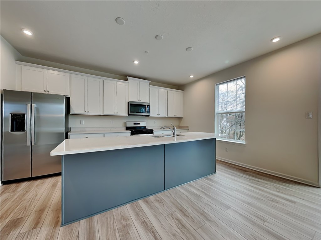121 Sweetwater Dr