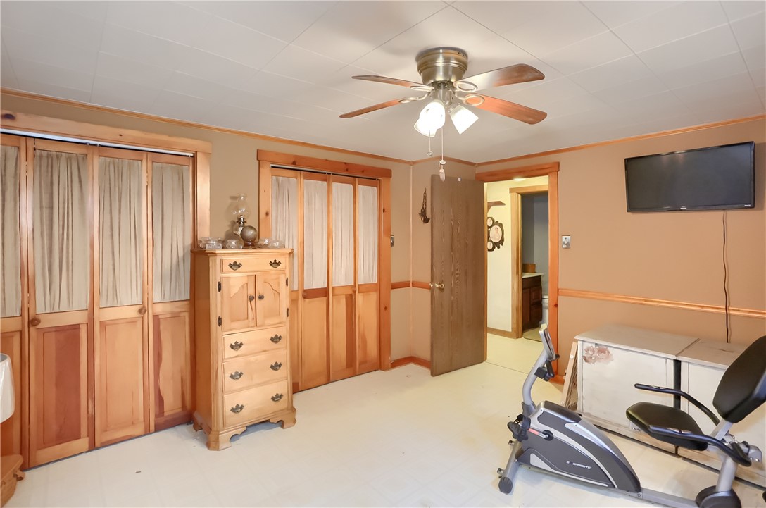 565 Lundys Lane