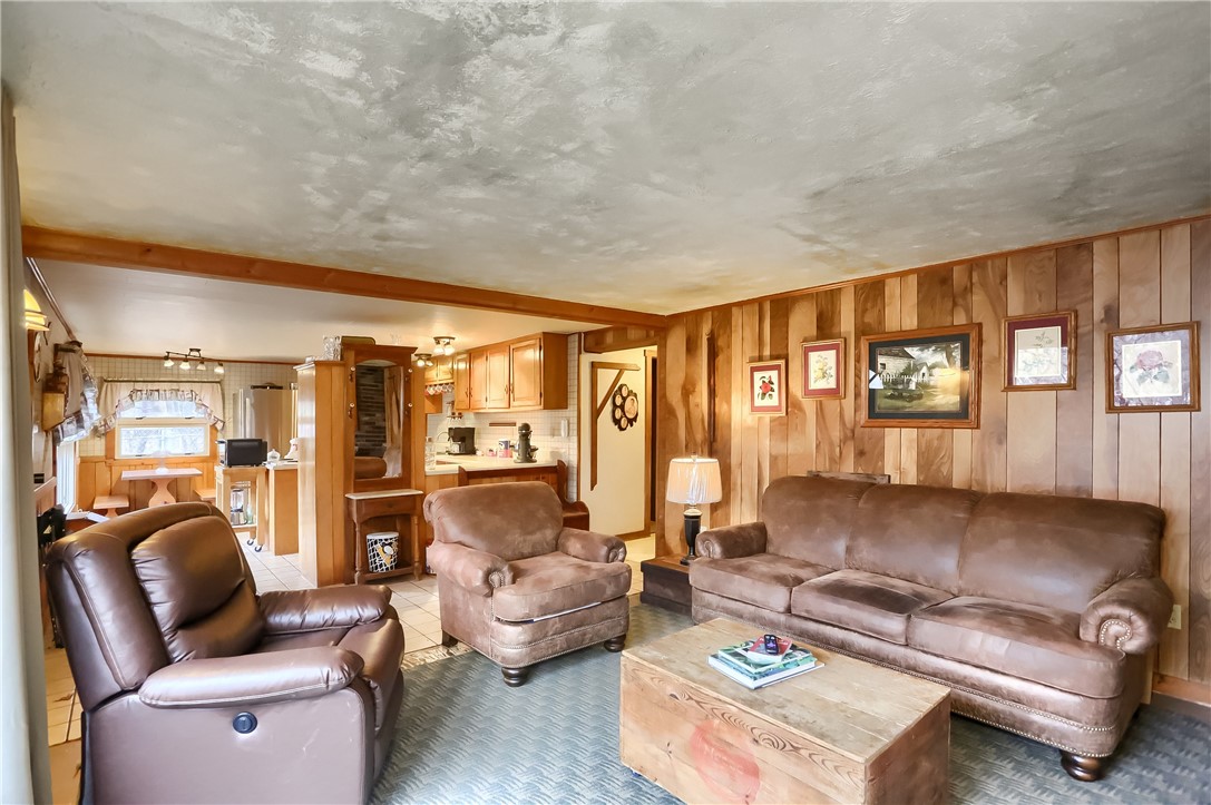 565 Lundys Lane
