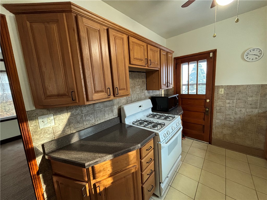 37 Beyrleye Ave