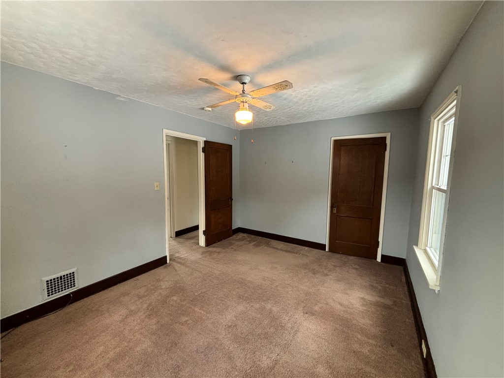 37 Beyrleye Ave