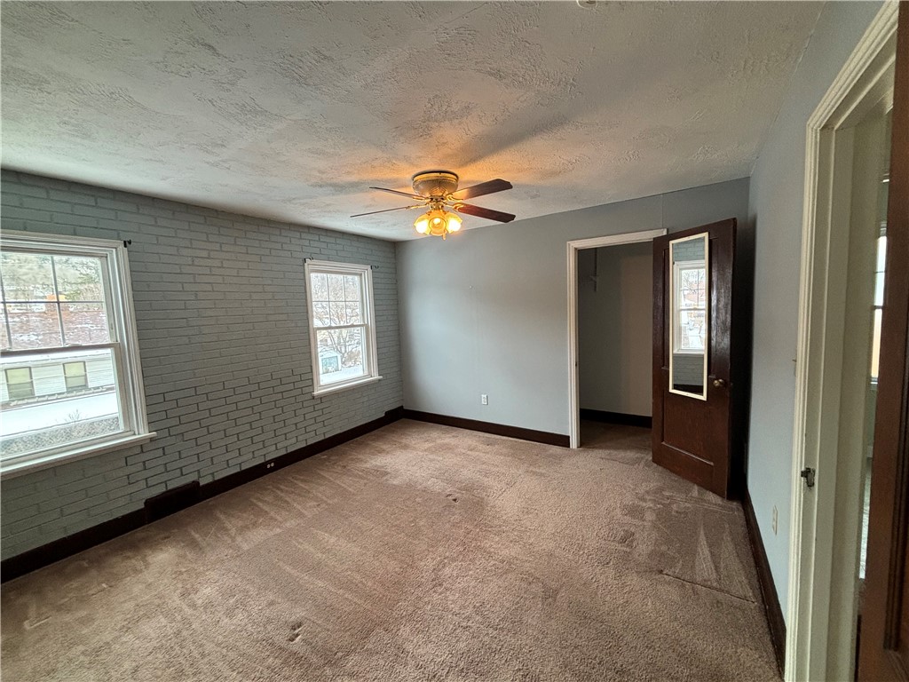 37 Beyrleye Ave