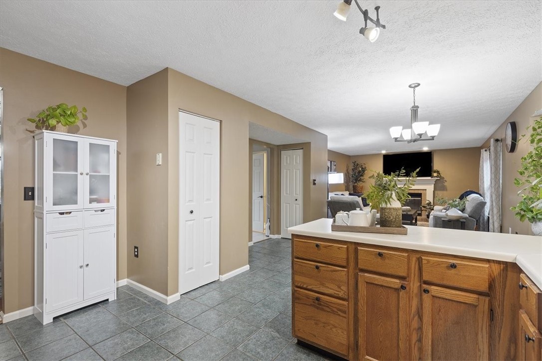 909 Denny Ct
