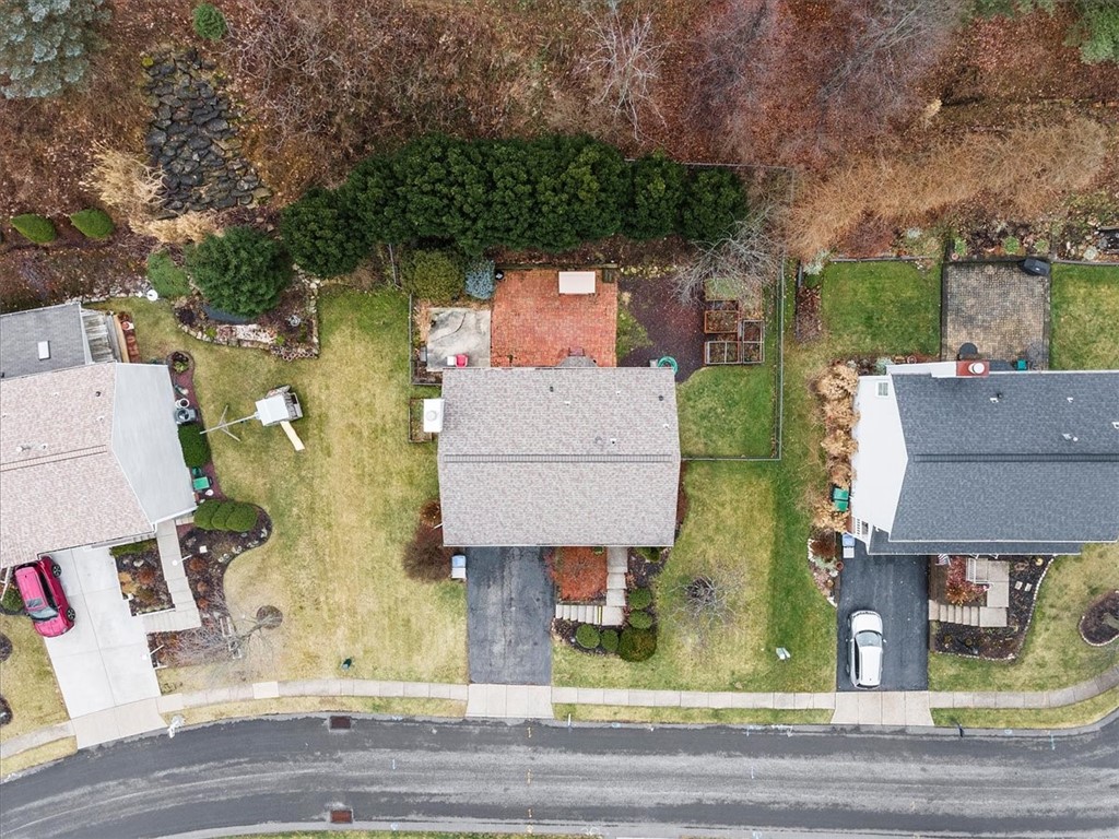 909 Denny Ct