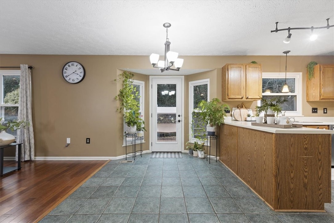 909 Denny Ct