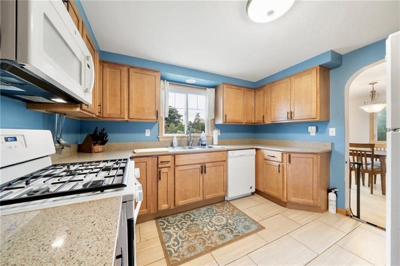 36 Foreman Ave