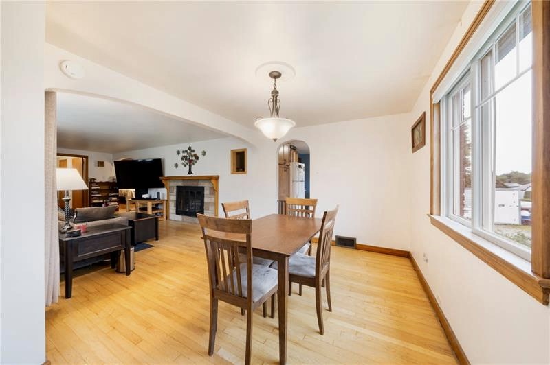 36 Foreman Ave