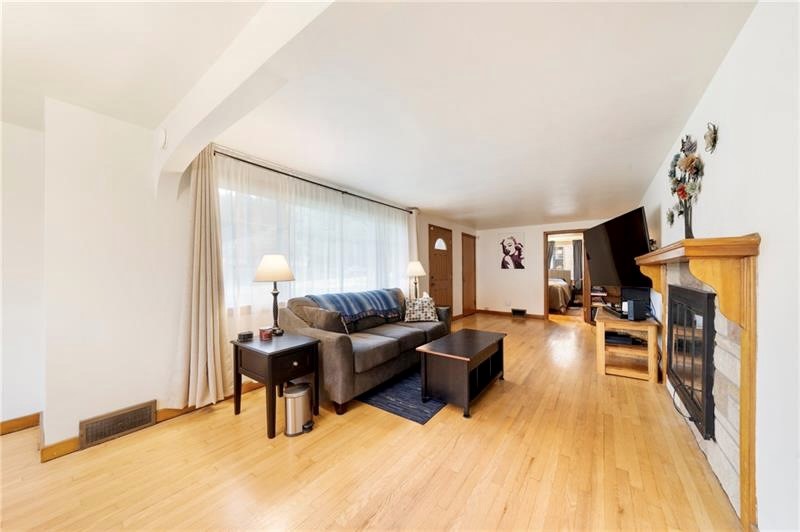 36 Foreman Ave