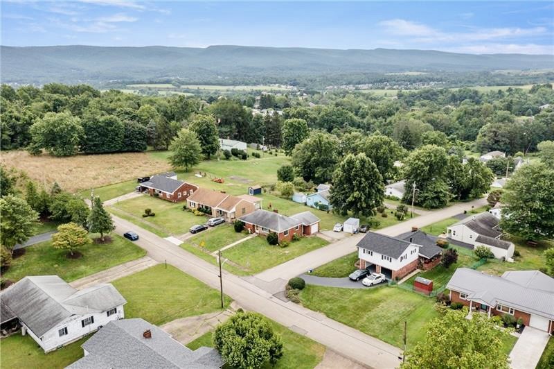 36 Foreman Ave