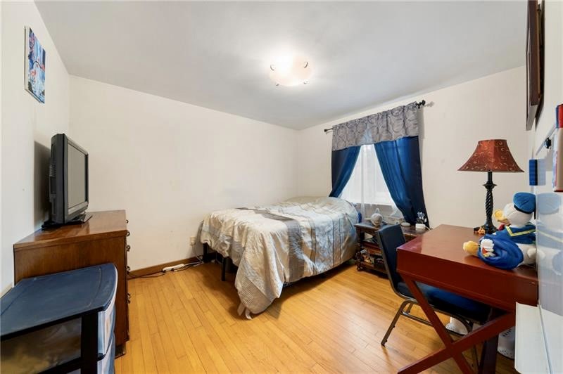 36 Foreman Ave