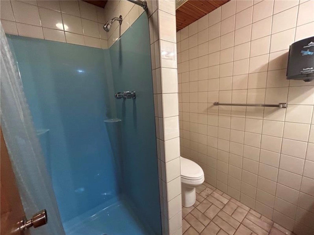 524 W 5th Ave, 1st floor