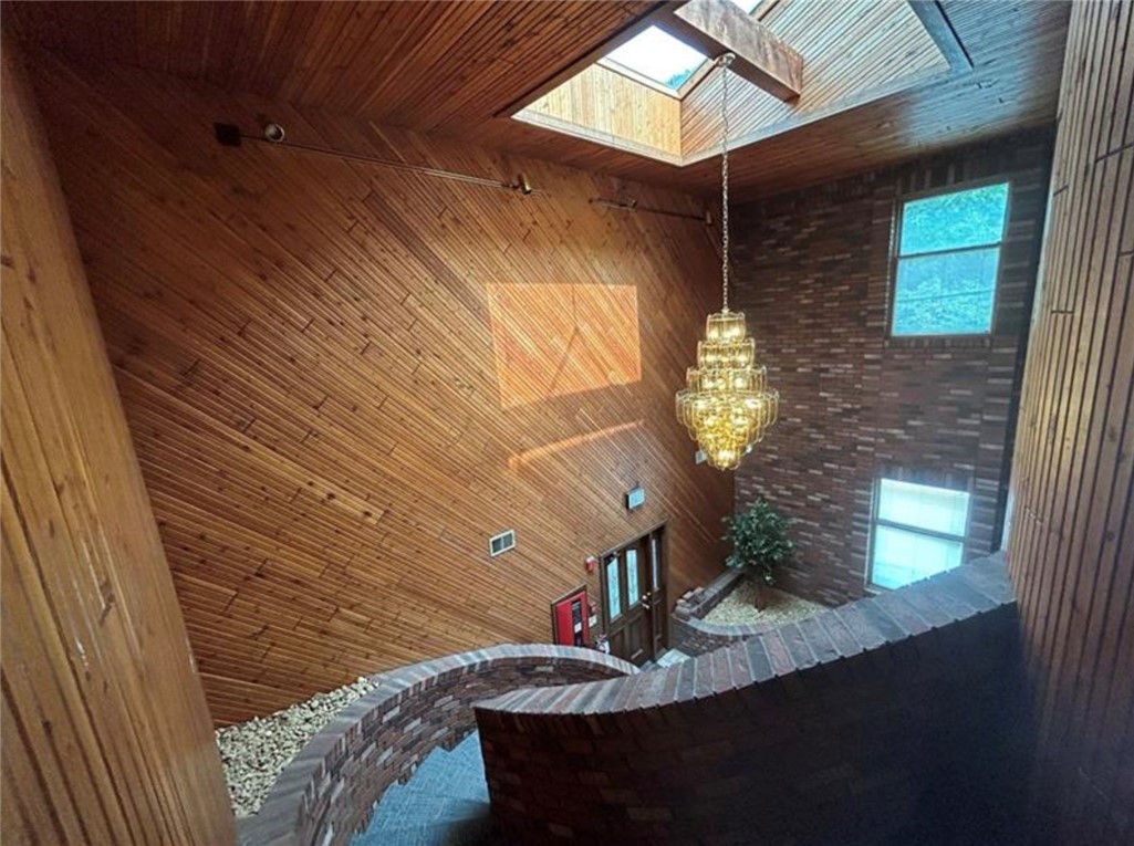 524 W 5th Ave, 2nd floor