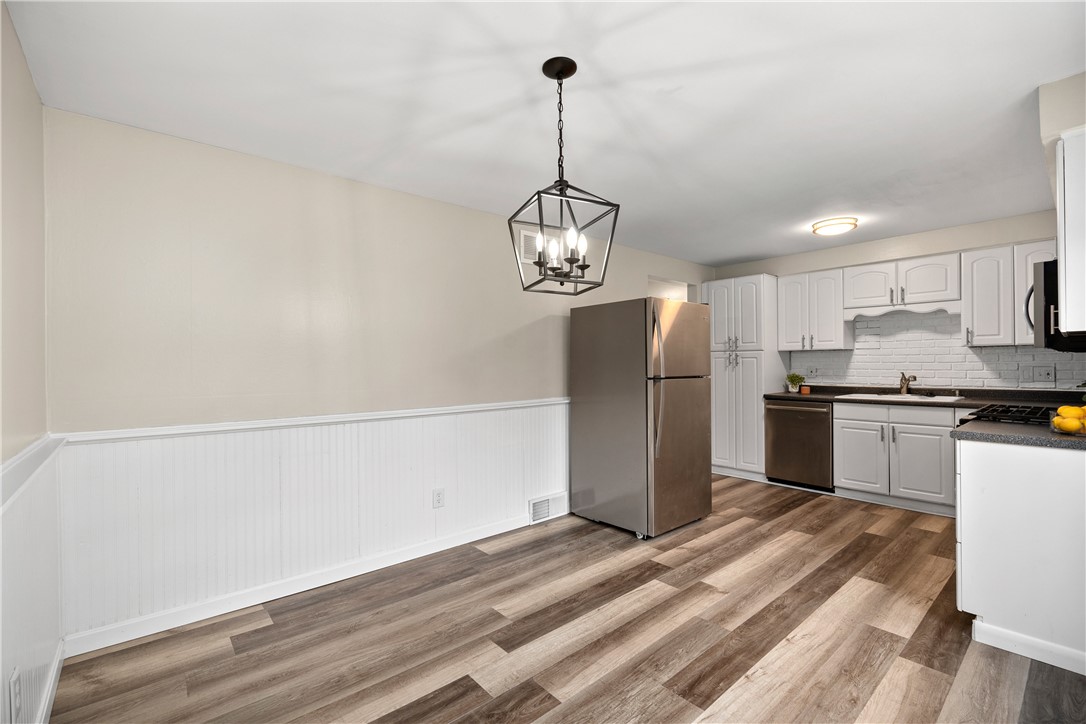 123 Sharbot Dr