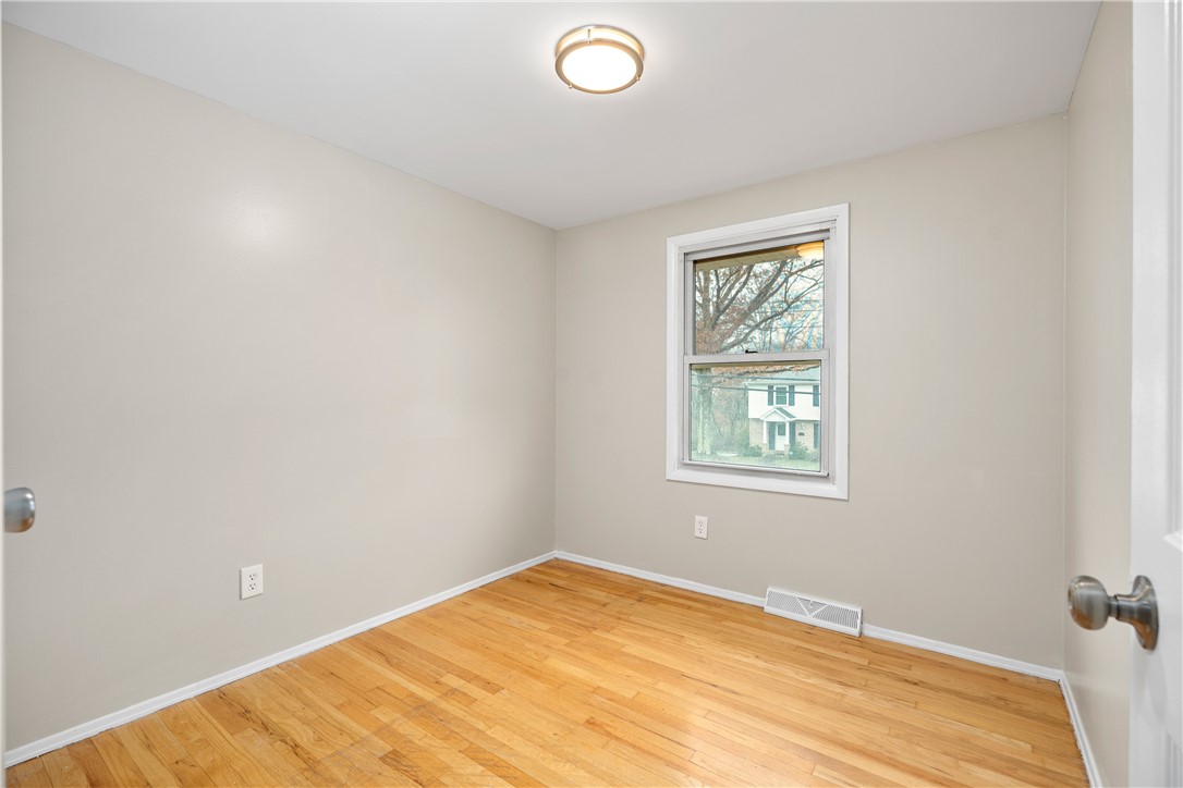 123 Sharbot Dr