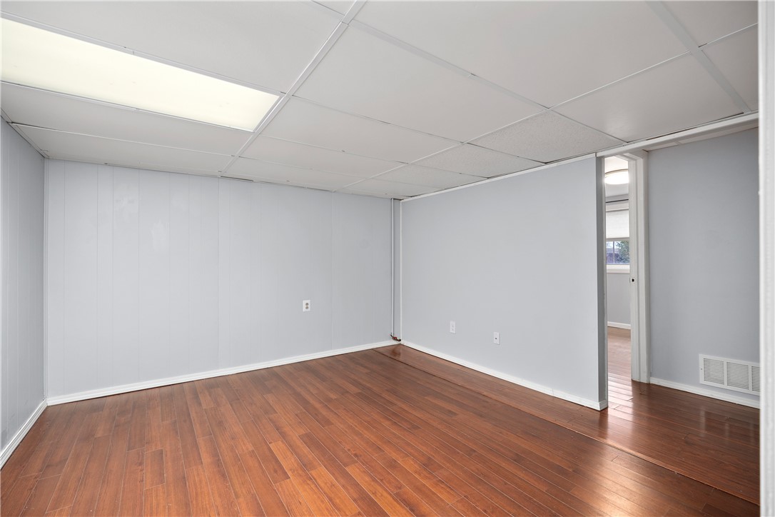 123 Sharbot Dr