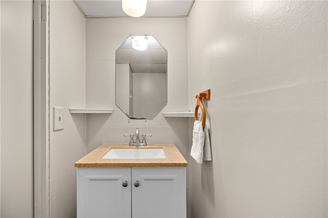 123 Sharbot Dr