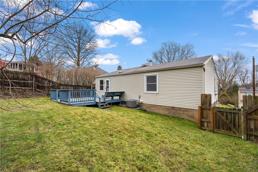 123 Sharbot Dr