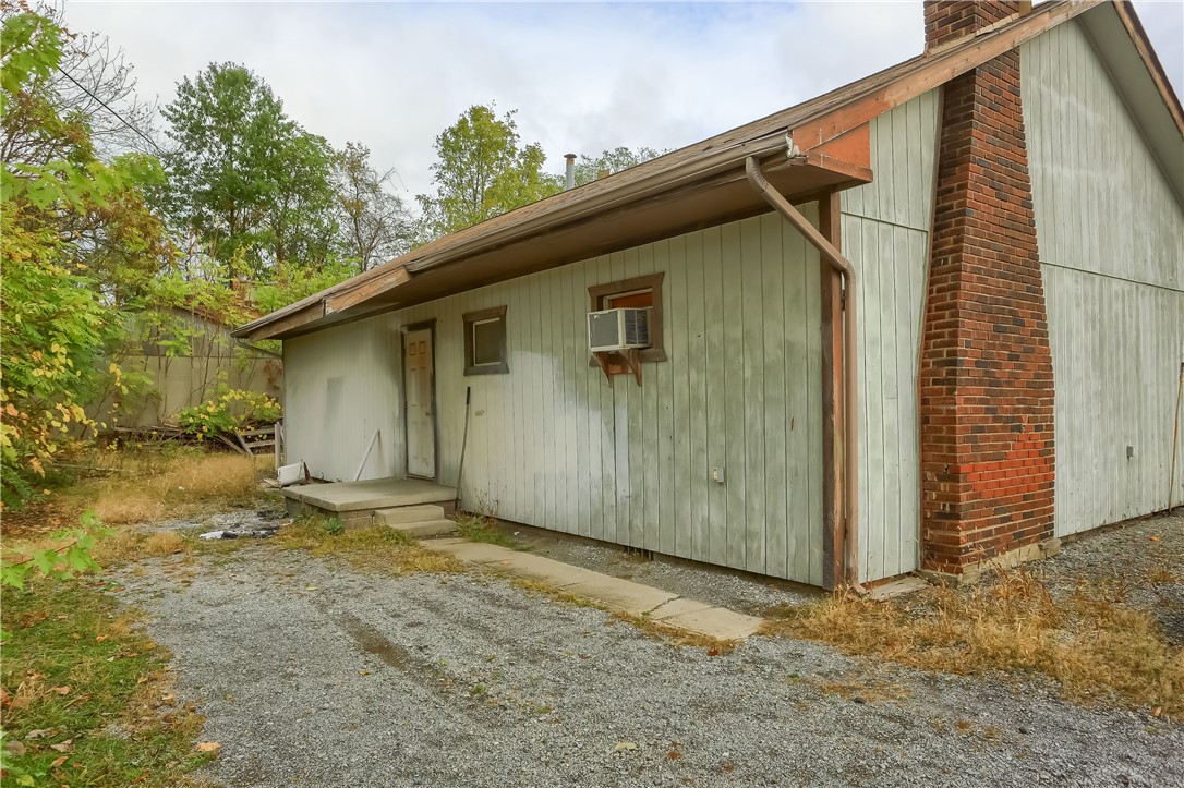 502 Sampson St