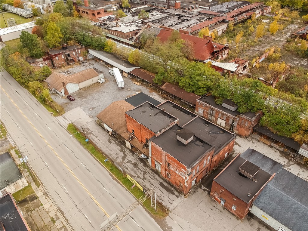 502 Sampson St