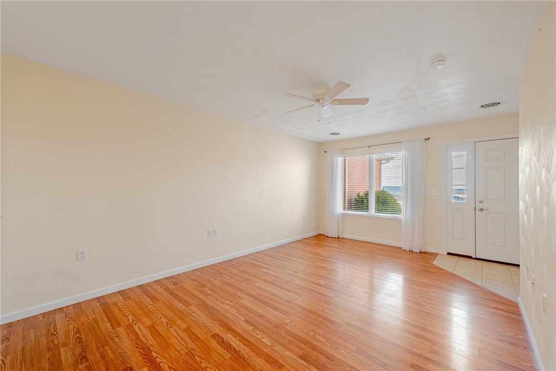 922 Summerview Ln
