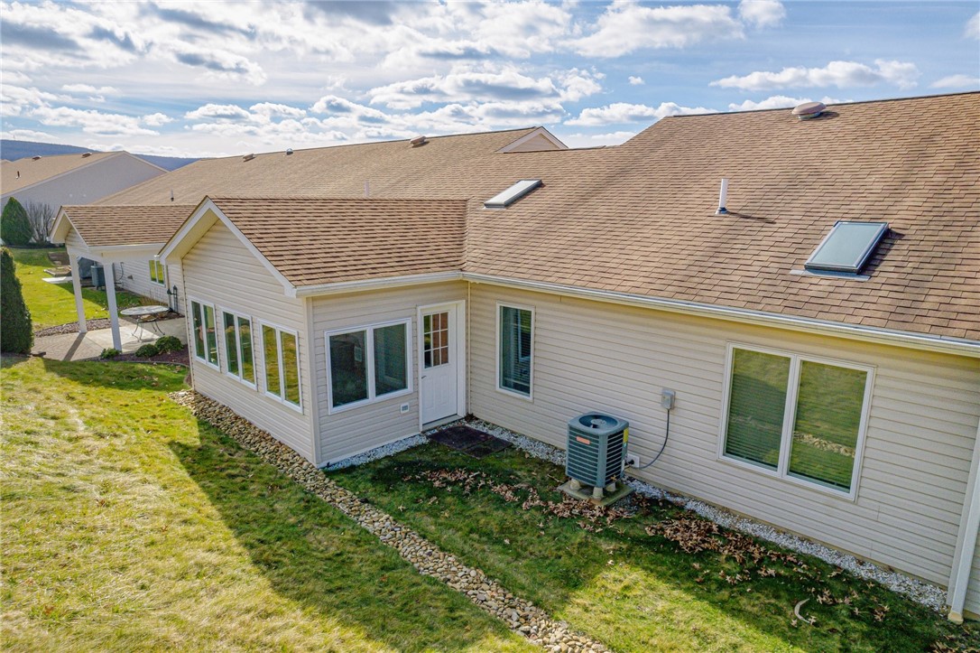 922 Summerview Ln