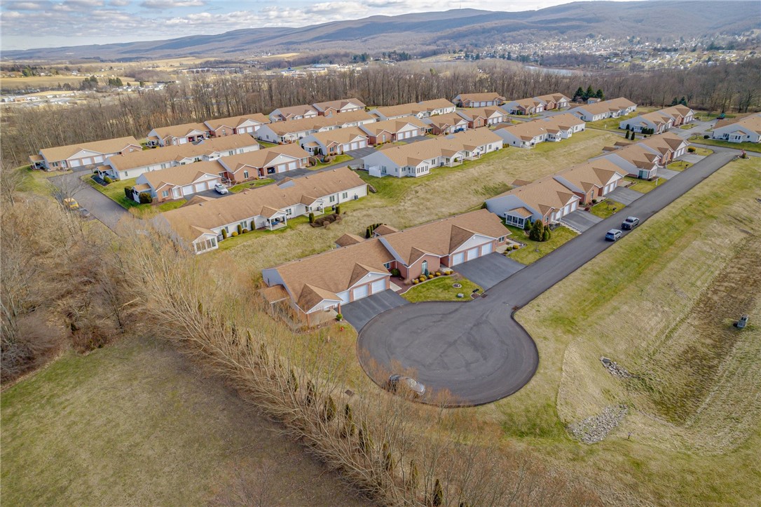 922 Summerview Ln