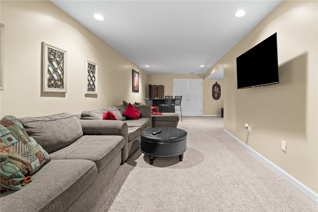 5698 Aiken Rd