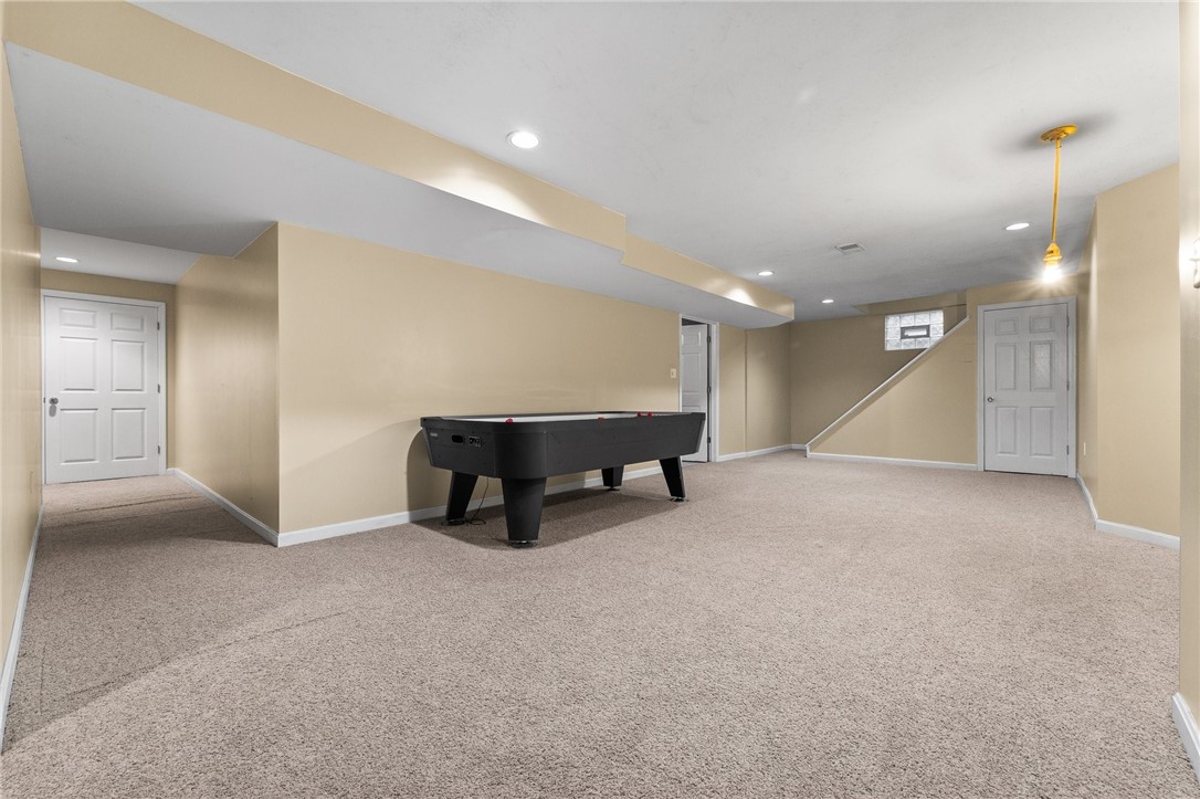 5698 Aiken Rd