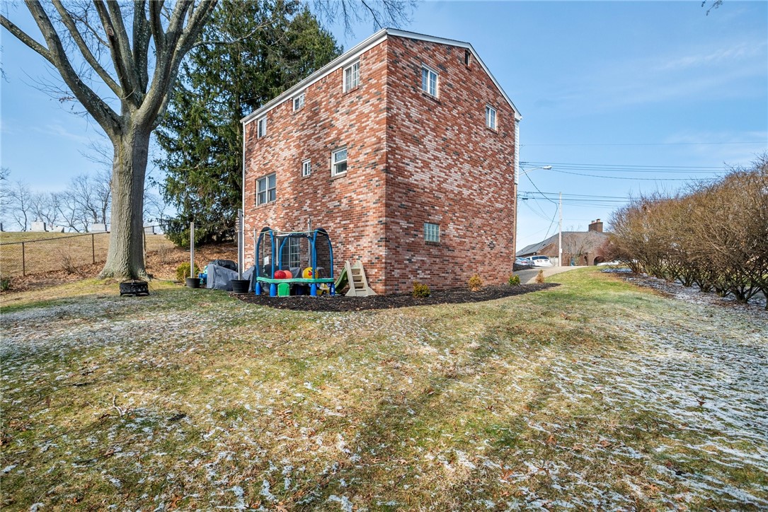 133 Rhodes Ave