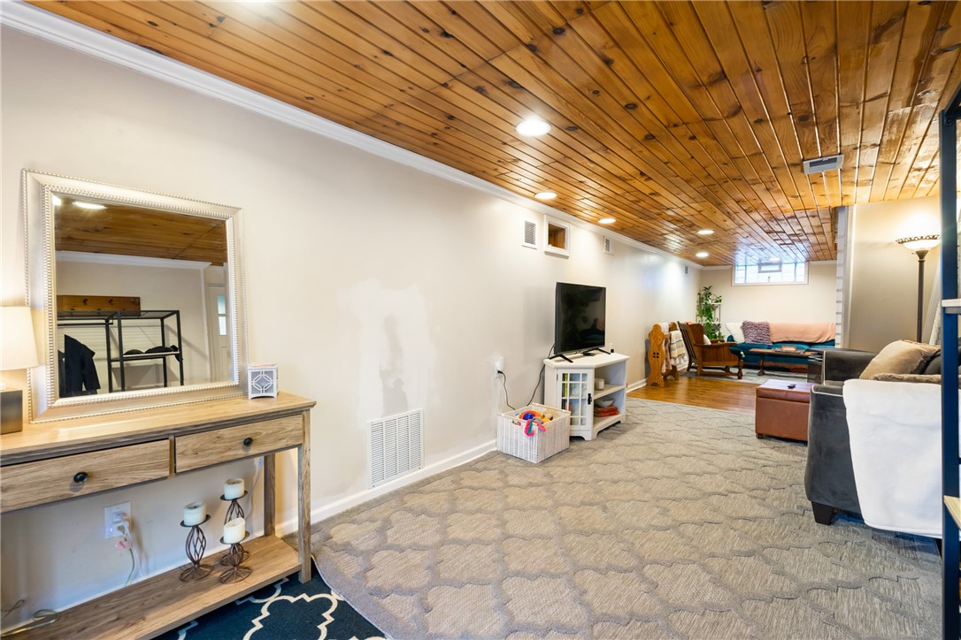 105 Shaffer Rd