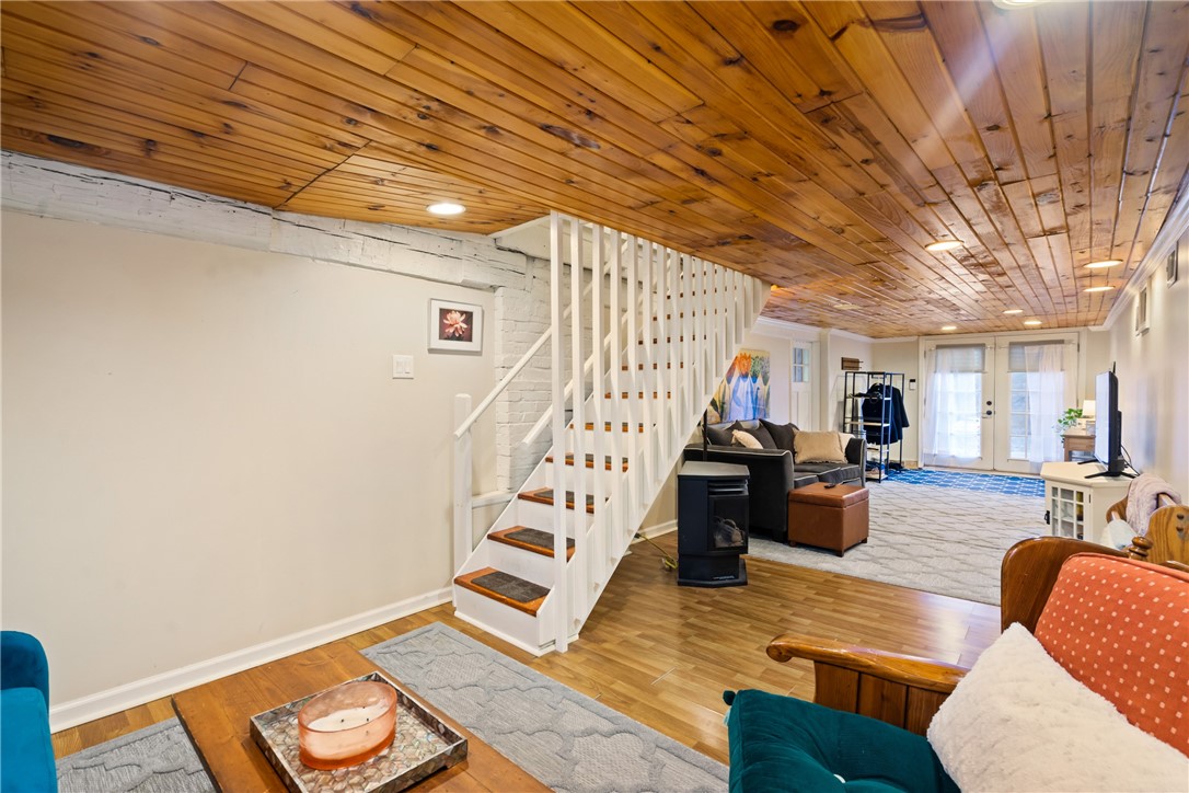 105 Shaffer Rd
